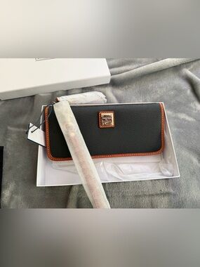 Dooney and Bourke Kirby Tatum Wristlet